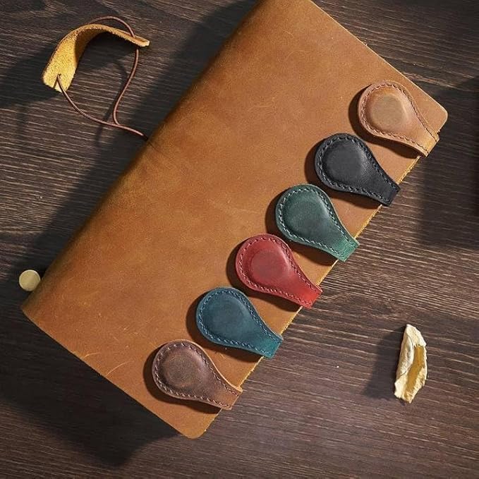 Personalized Magnetic Leather Bookmark, 26 Letters Custom Leather Bookmarks, Handmade, Leather Magnetic Bookmark for Book Lovers Readers Women Kid(Blue，L）