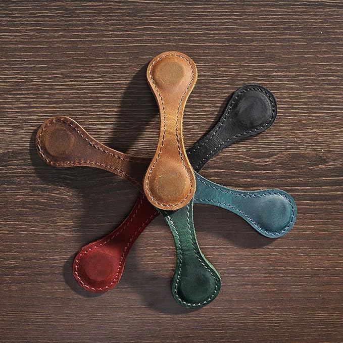 Personalized Magnetic Leather Bookmark, 26 Letters Custom Leather Bookmarks, Handmade, Leather Magnetic Bookmark for Book Lovers Readers Women Kid(Blue，M）